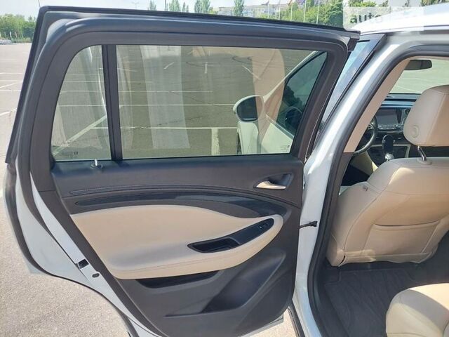 Белый Бьюик Envision, объемом двигателя 2.5 л и пробегом 148 тыс. км за 14000 $, фото 11 на Automoto.ua