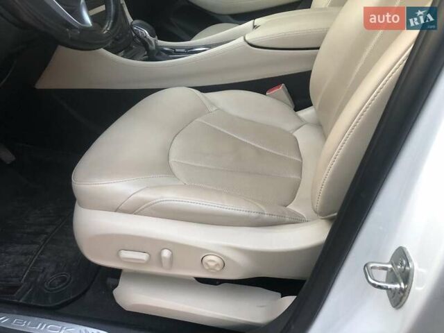Білий Бьюік Envision, об'ємом двигуна 2.46 л та пробігом 91 тис. км за 15800 $, фото 20 на Automoto.ua