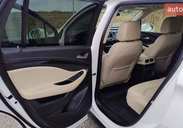 Бьюік Envision 2018 у Чорноморську (Іллічівську) на Automoto.ua Білий Бьюік Envision, об'ємом двигуна 2.46 л та пробігом 112 тис. км за 15499 $, фото 9 на Automoto.ua