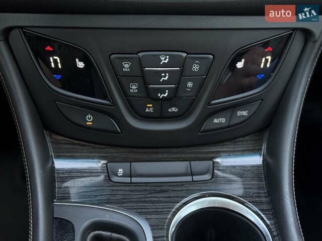 Белый Бьюик Envision, объемом двигателя 2.46 л и пробегом 180 тыс. км за 12500 $, фото 41 на Automoto.ua