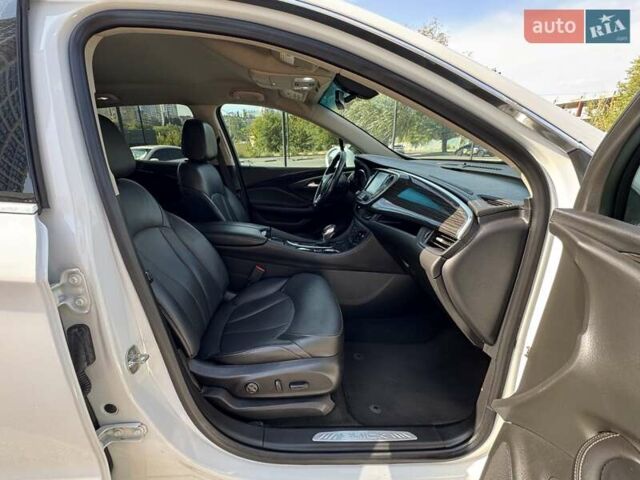 Білий Бьюік Envision, об'ємом двигуна 2.46 л та пробігом 180 тис. км за 13500 $, фото 15 на Automoto.ua