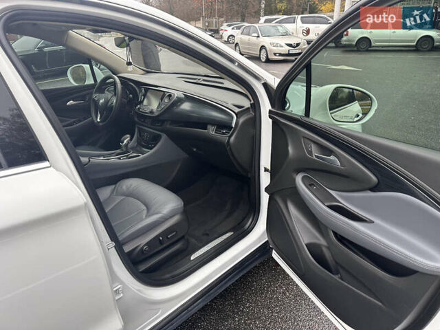 Белый Бьюик Envision, объемом двигателя 2.46 л и пробегом 30 тыс. км за 16500 $, фото 14 на Automoto.ua