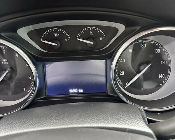 Белый Бьюик Envision, объемом двигателя 2.46 л и пробегом 30 тыс. км за 16500 $, фото 10 на Automoto.ua