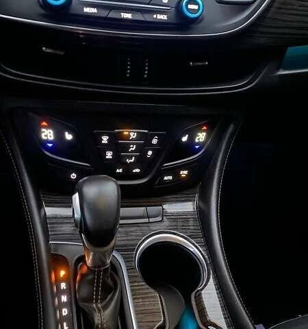 Бежевый Бьюик Envision, объемом двигателя 2.5 л и пробегом 175 тыс. км за 14500 $, фото 7 на Automoto.ua