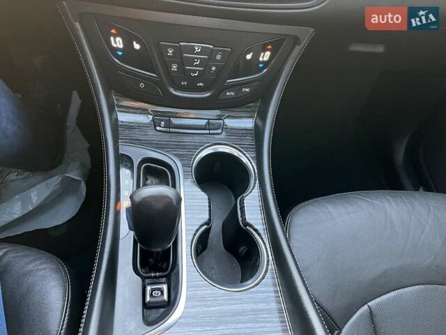 Черный Бьюик Envision, объемом двигателя 2.4 л и пробегом 175 тыс. км за 15500 $, фото 14 на Automoto.ua