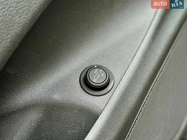 Черный Бьюик Envision, объемом двигателя 2.46 л и пробегом 139 тыс. км за 16500 $, фото 18 на Automoto.ua