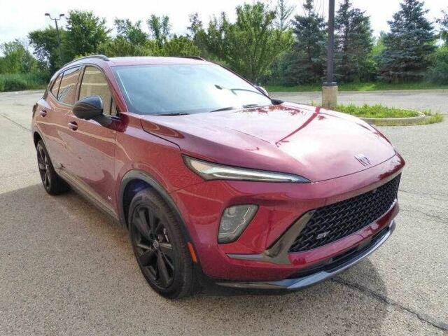 Красный Бьюик Envision, объемом двигателя 2 л и пробегом 17 тыс. км за 8300 $, фото 3 на Automoto.ua