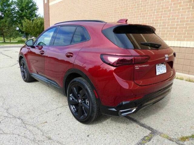 Красный Бьюик Envision, объемом двигателя 2 л и пробегом 17 тыс. км за 8300 $, фото 1 на Automoto.ua