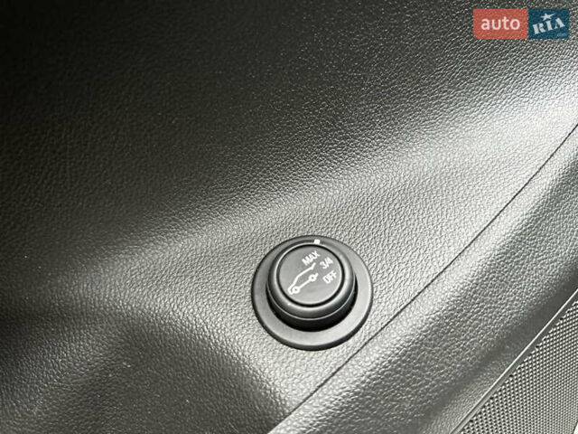 Серый Бьюик Envision, объемом двигателя 2 л и пробегом 92 тыс. км за 16499 $, фото 12 на Automoto.ua