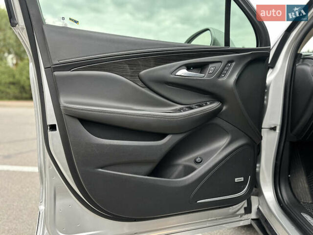 Серый Бьюик Envision, объемом двигателя 2 л и пробегом 92 тыс. км за 16499 $, фото 9 на Automoto.ua