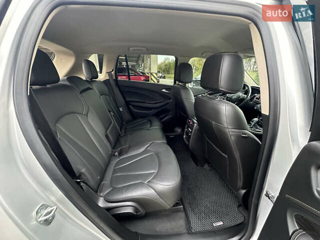 Серый Бьюик Envision, объемом двигателя 2 л и пробегом 92 тыс. км за 16499 $, фото 36 на Automoto.ua