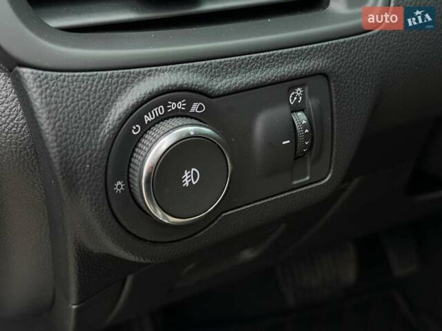 Серый Бьюик Envision, объемом двигателя 2.46 л и пробегом 157 тыс. км за 16500 $, фото 33 на Automoto.ua