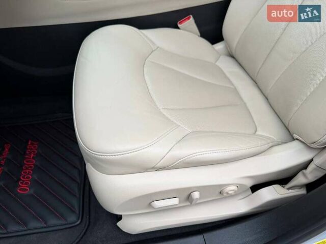 Серый Бьюик Envision, объемом двигателя 2.46 л и пробегом 157 тыс. км за 16500 $, фото 12 на Automoto.ua