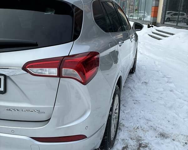 Серый Бьюик Envision, объемом двигателя 2.46 л и пробегом 232 тыс. км за 12900 $, фото 4 на Automoto.ua