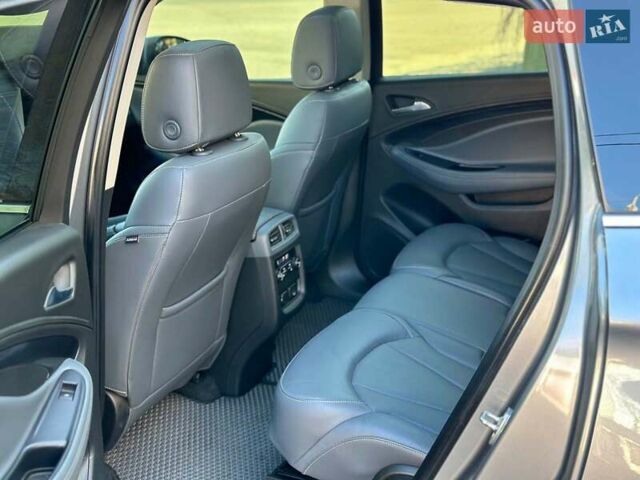 Серый Бьюик Envision, объемом двигателя 2.5 л и пробегом 39 тыс. км за 16540 $, фото 17 на Automoto.ua