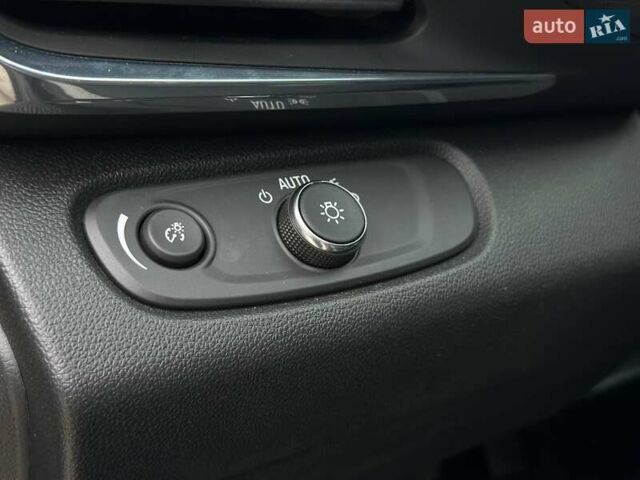 Черный Бьюик Envista, объемом двигателя 1.2 л и пробегом 4 тыс. км за 23500 $, фото 29 на Automoto.ua