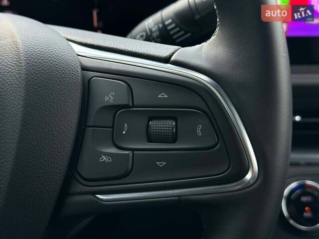 Черный Бьюик Envista, объемом двигателя 1.2 л и пробегом 4 тыс. км за 23500 $, фото 19 на Automoto.ua