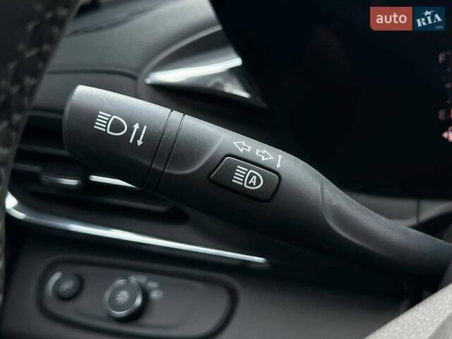 Черный Бьюик Envista, объемом двигателя 1.2 л и пробегом 4 тыс. км за 23500 $, фото 27 на Automoto.ua