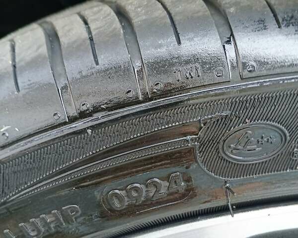 Чорний Бьюік Regal GS, об'ємом двигуна 2 л та пробігом 215 тис. км за 10500 $, фото 22 на Automoto.ua