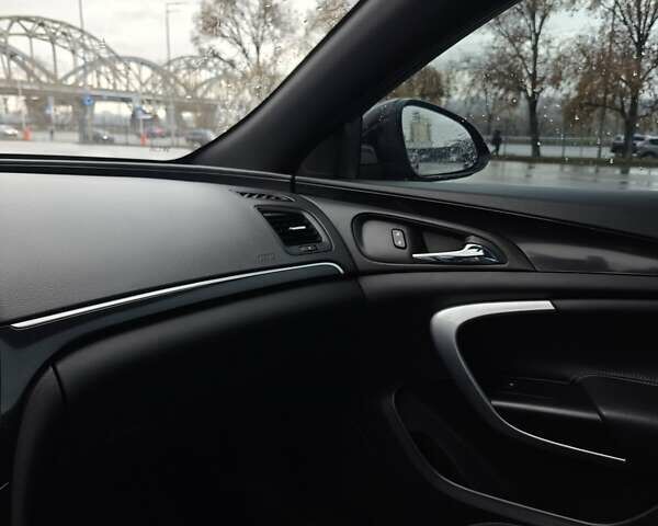 Красный Бьюик Regal GS, объемом двигателя 2 л и пробегом 75 тыс. км за 14499 $, фото 32 на Automoto.ua