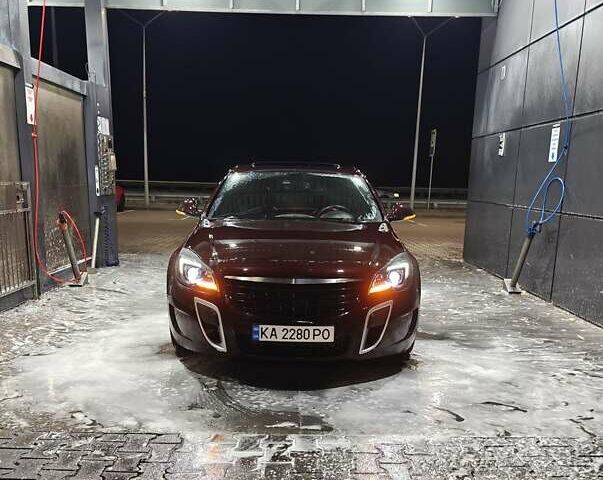 Красный Бьюик Regal GS, объемом двигателя 2 л и пробегом 75 тыс. км за 14499 $, фото 1 на Automoto.ua