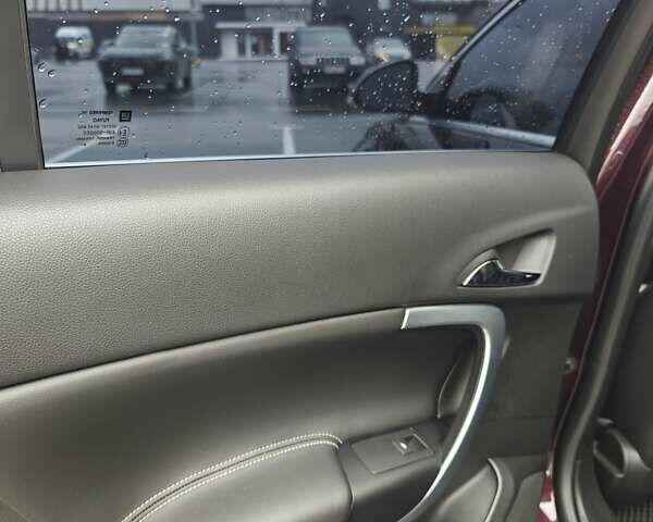 Красный Бьюик Regal GS, объемом двигателя 2 л и пробегом 75 тыс. км за 14499 $, фото 23 на Automoto.ua