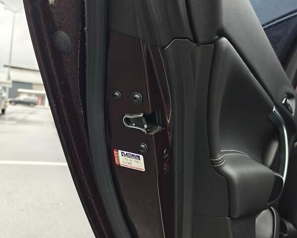 Красный Бьюик Regal GS, объемом двигателя 2 л и пробегом 75 тыс. км за 14499 $, фото 33 на Automoto.ua