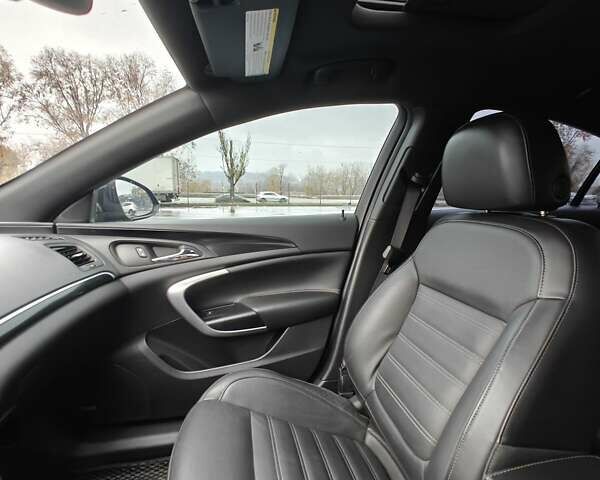 Красный Бьюик Regal GS, объемом двигателя 2 л и пробегом 75 тыс. км за 14499 $, фото 26 на Automoto.ua