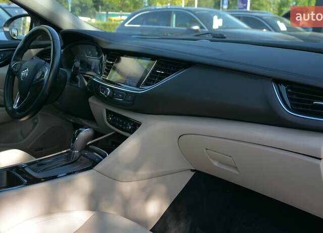 Белый Бьюик Regal TourX, объемом двигателя 2 л и пробегом 142 тыс. км за 17999 $, фото 42 на Automoto.ua