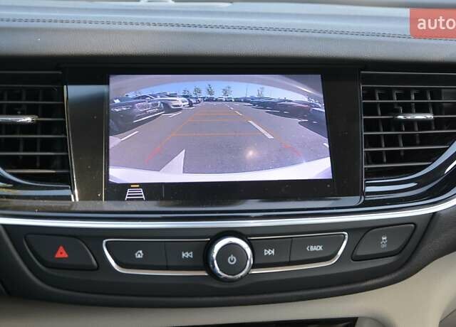 Белый Бьюик Regal TourX, объемом двигателя 2 л и пробегом 142 тыс. км за 17999 $, фото 32 на Automoto.ua