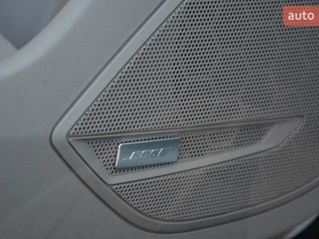 Белый Бьюик Regal TourX, объемом двигателя 2 л и пробегом 142 тыс. км за 17999 $, фото 19 на Automoto.ua