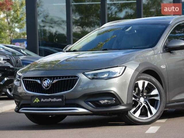 Серый Бьюик Regal TourX, объемом двигателя 2 л и пробегом 146 тыс. км за 17999 $, фото 4 на Automoto.ua