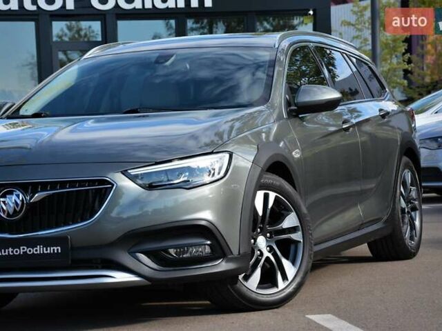 Серый Бьюик Regal TourX, объемом двигателя 2 л и пробегом 146 тыс. км за 17999 $, фото 5 на Automoto.ua