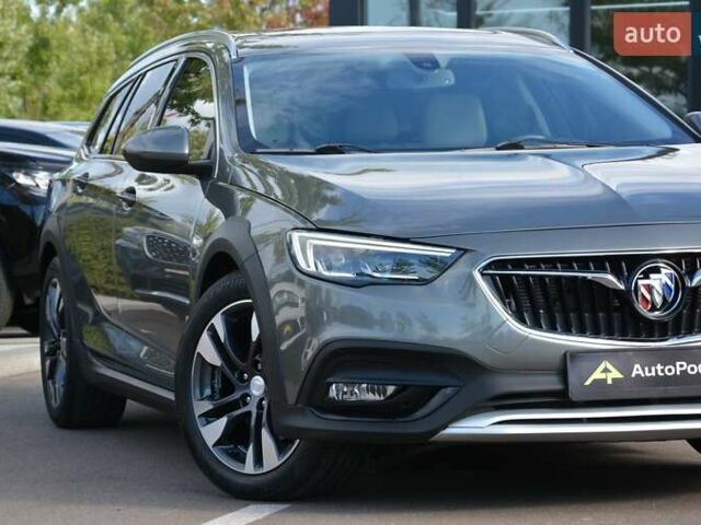 Серый Бьюик Regal TourX, объемом двигателя 2 л и пробегом 146 тыс. км за 17999 $, фото 2 на Automoto.ua