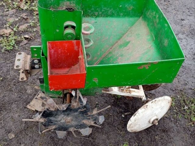 Булат Інша, об'ємом двигуна 1 л та пробігом 177 тис. км за 2145 $, фото 3 на Automoto.ua