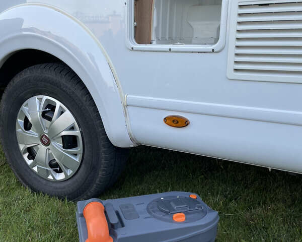 Білий Бюрстнер Aviano, об'ємом двигуна 2.3 л та пробігом 30 тис. км за 93000 $, фото 34 на Automoto.ua