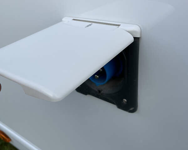 Білий Бюрстнер Aviano, об'ємом двигуна 2.3 л та пробігом 30 тис. км за 93000 $, фото 45 на Automoto.ua