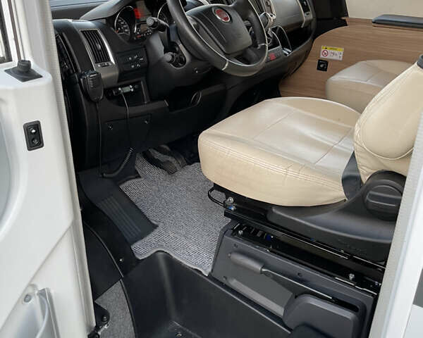 Білий Бюрстнер Aviano, об'ємом двигуна 2.3 л та пробігом 30 тис. км за 93000 $, фото 94 на Automoto.ua