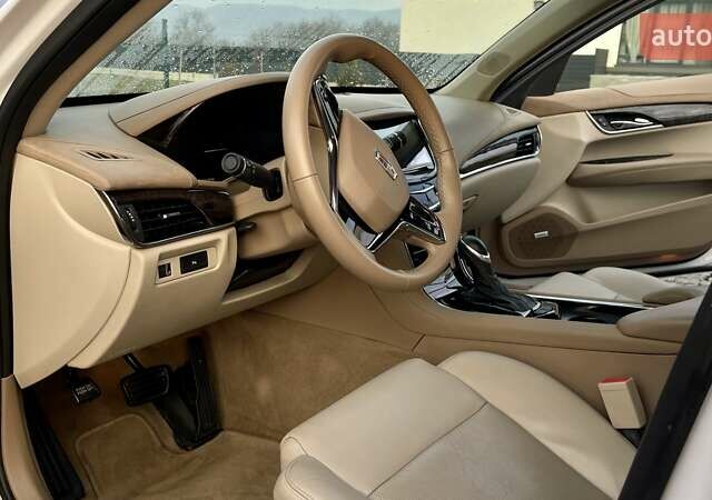 Белый Кадиллак АТС, объемом двигателя 2 л и пробегом 216 тыс. км за 8800 $, фото 55 на Automoto.ua