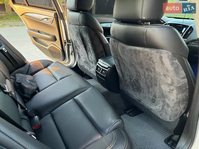 Білий Каділак АТС, об'ємом двигуна 2.5 л та пробігом 124 тис. км за 11000 $, фото 17 на Automoto.ua