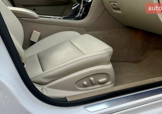 Белый Кадиллак АТС, объемом двигателя 2 л и пробегом 216 тыс. км за 8800 $, фото 52 на Automoto.ua