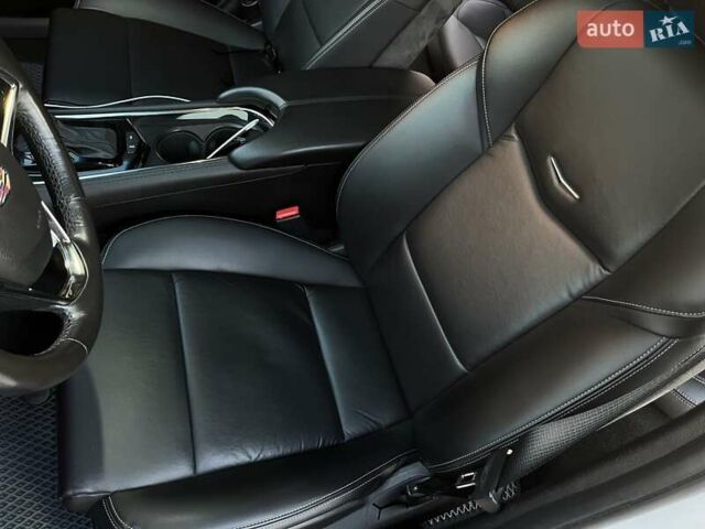 Білий Каділак АТС, об'ємом двигуна 2.5 л та пробігом 124 тис. км за 11000 $, фото 24 на Automoto.ua