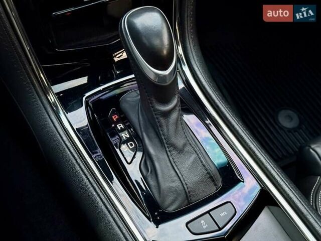 Белый Кадиллак АТС, объемом двигателя 2 л и пробегом 151 тыс. км за 11000 $, фото 19 на Automoto.ua