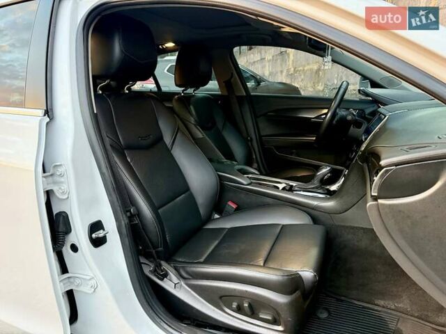 Белый Кадиллак АТС, объемом двигателя 2 л и пробегом 151 тыс. км за 11000 $, фото 10 на Automoto.ua