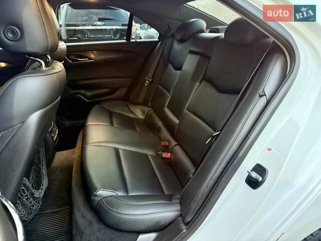 Белый Кадиллак АТС, объемом двигателя 2 л и пробегом 151 тыс. км за 11000 $, фото 9 на Automoto.ua