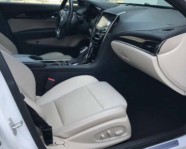 Белый Кадиллак АТС, объемом двигателя 2 л и пробегом 66 тыс. км за 15600 $, фото 7 на Automoto.ua