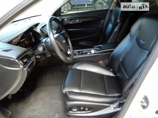 Белый Кадиллак АТС, объемом двигателя 2 л и пробегом 130 тыс. км за 2800 $, фото 7 на Automoto.ua
