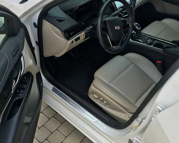 Белый Кадиллак АТС, объемом двигателя 2 л и пробегом 66 тыс. км за 15600 $, фото 10 на Automoto.ua