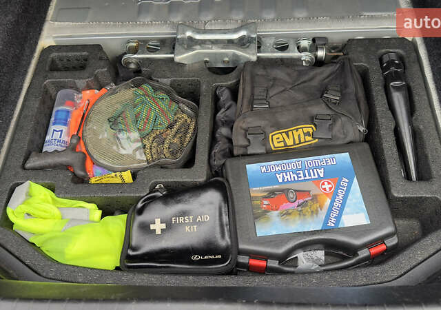 Серый Кадиллак АТС, объемом двигателя 2.5 л и пробегом 170 тыс. км за 9500 $, фото 25 на Automoto.ua