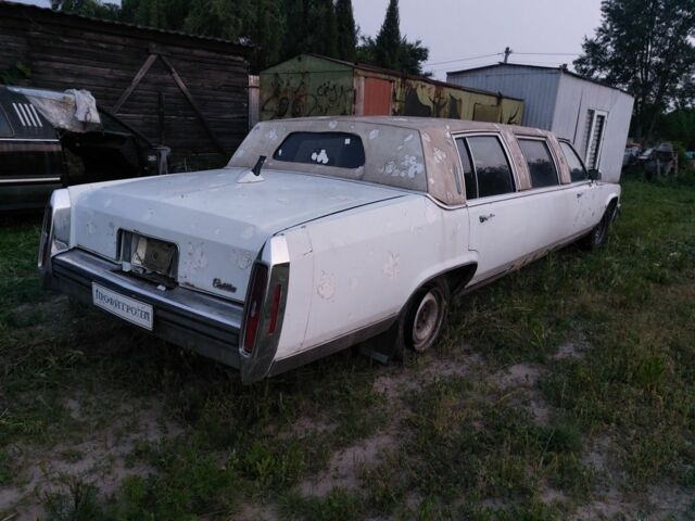 Белый Кадиллак Брохем, объемом двигателя 0 л и пробегом 90 тыс. км за 3999 $, фото 7 на Automoto.ua